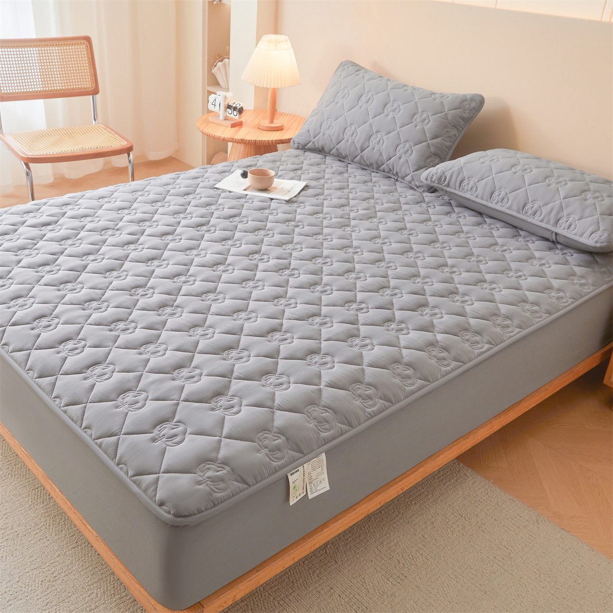 91家纺网 家纺一手货源 找家纺 柔品 2026新款牛奶棉新疆棉花夹棉床笠 新疆棉花-深灰