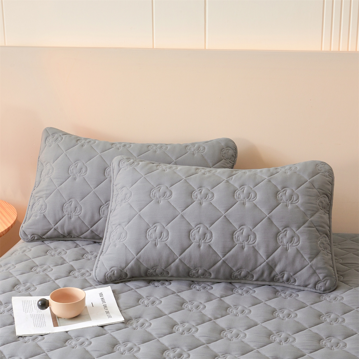 91家纺网 家纺一手货源 找家纺 柔品 2026新款牛奶棉新疆棉花夹棉床笠 新疆棉花-深灰