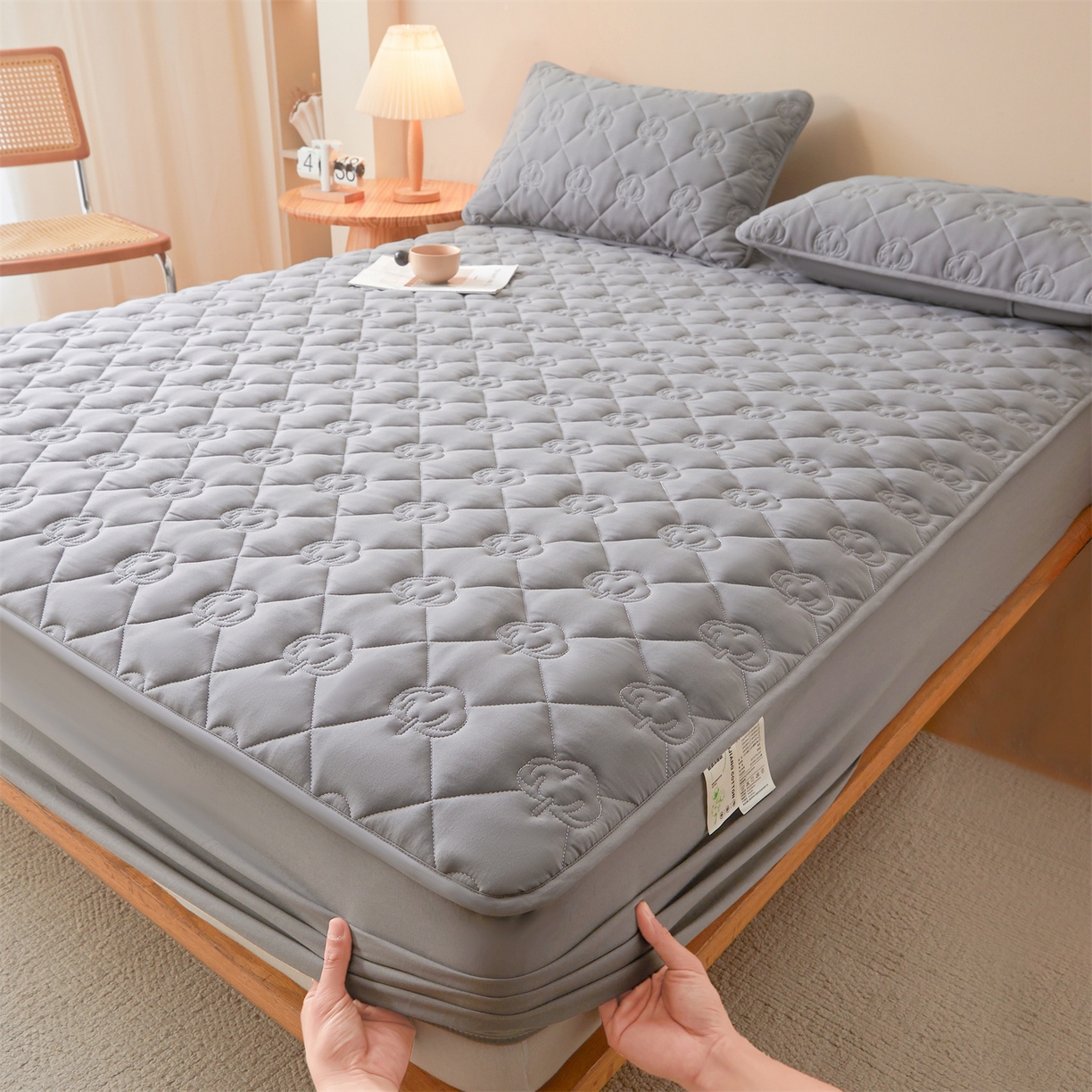 91家纺网 家纺一手货源 找家纺 柔品 2026新款牛奶棉新疆棉花夹棉床笠 新疆棉花-深灰