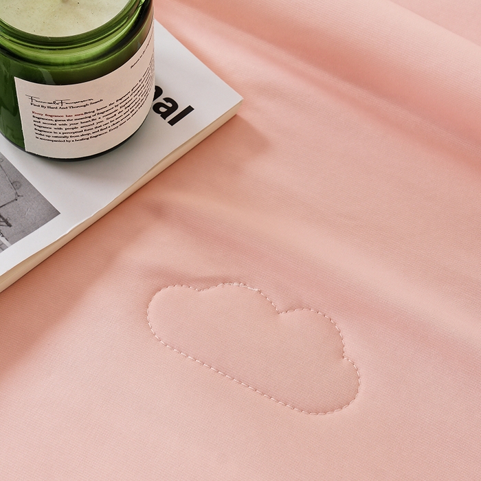 91家纺网 家纺一手货源 找家纺 LADYCOCO可可家居 2026新款PE冰锦丝语夏凉被 清凉粉