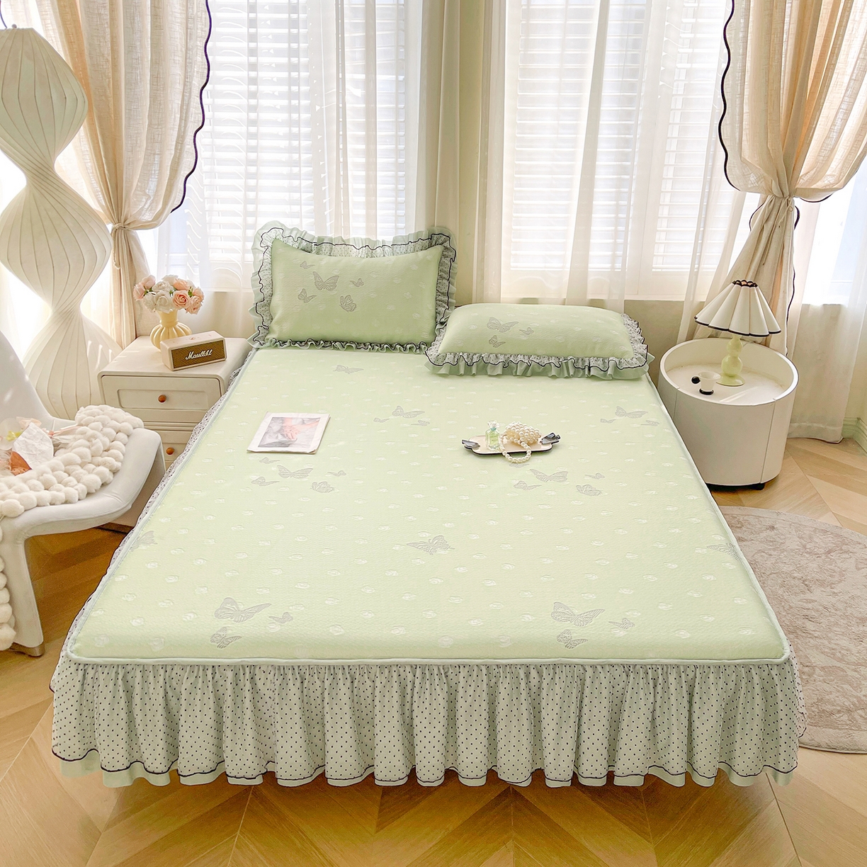 91家纺网 家纺一手货源 找家纺 眠势力 2026新款冰豆豆床裙款床笠夏天冰凉豆豆空调席子带花边床裙床笠二合一 蝶梦玫瑰-清绿