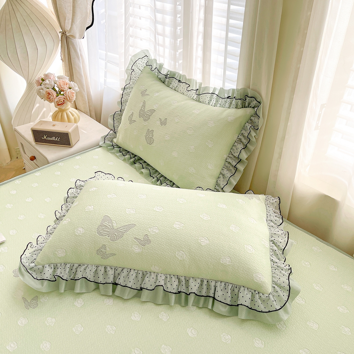 91家纺网 家纺一手货源 找家纺 眠势力 2026新款冰豆豆床裙款床笠夏天冰凉豆豆空调席子带花边床裙床笠二合一 蝶梦玫瑰-清绿