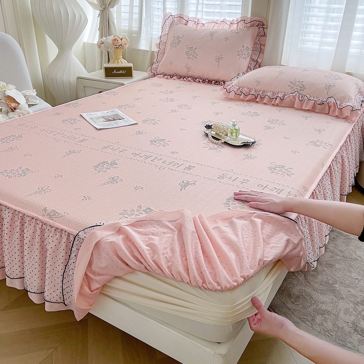 眠势力 2026新款冰豆豆床裙款床笠夏天冰凉豆豆空调席子带花边床裙床笠二合一 韩系小花-凝粉