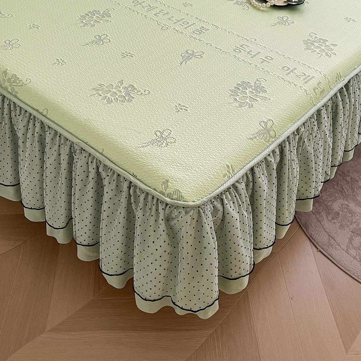 91家纺网 家纺一手货源 找家纺 眠势力 2026新款冰豆豆床裙款床笠夏天冰凉豆豆空调席子带花边床裙床笠二合一 韩系小花-清绿