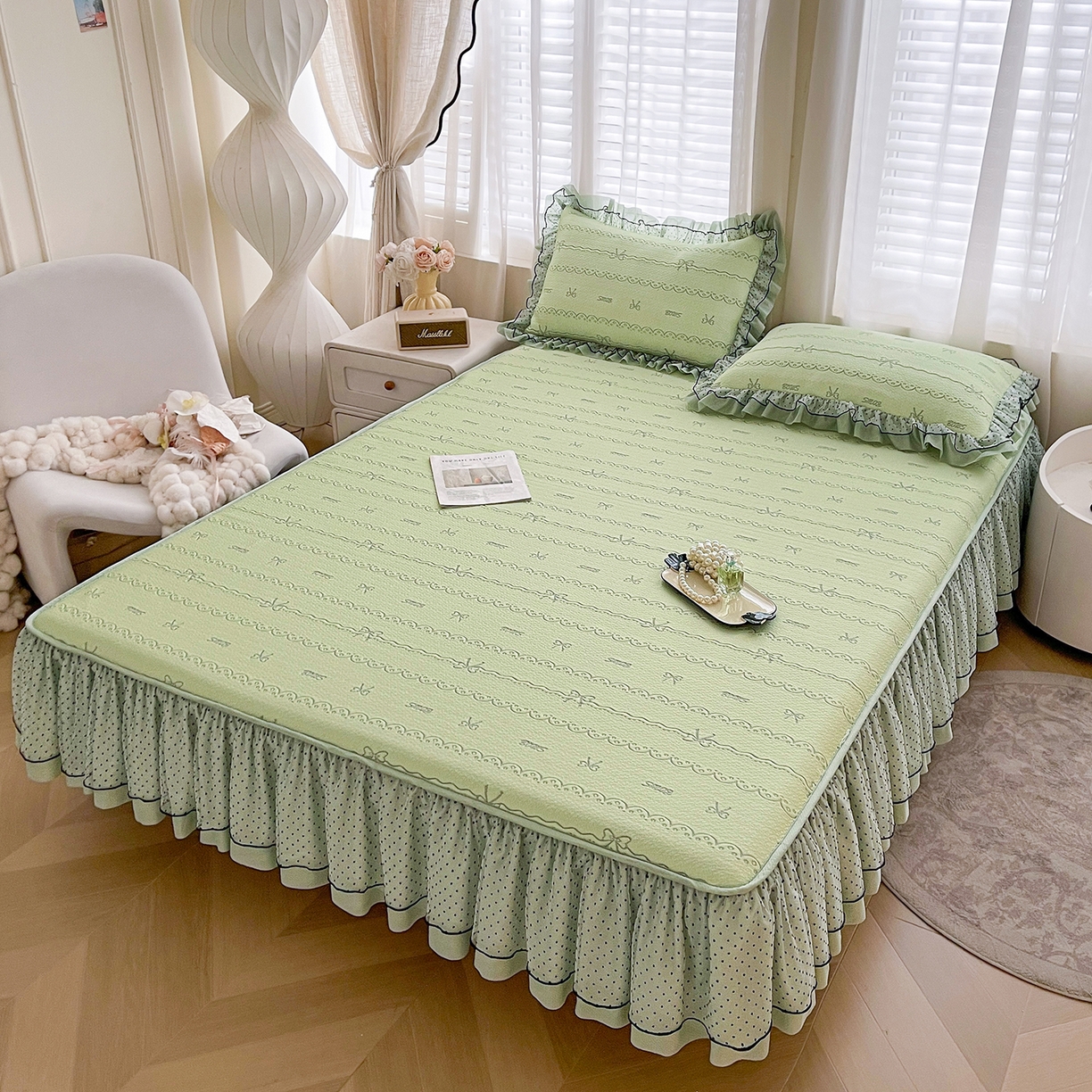 91家纺网 家纺一手货源 找家纺 眠势力 2026新款冰豆豆床裙款床笠夏天冰凉豆豆空调席子带花边床裙床笠二合一 甜梦-清绿