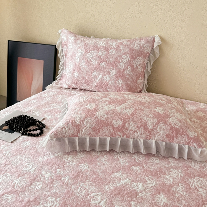 91家纺网 家纺一手货源 找家纺 （总）懒猫家纺 2026新款凉感提花床裙款凉席洛可可系列