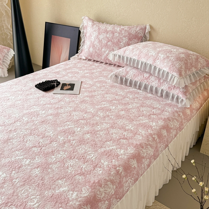 91家纺网 家纺一手货源 找家纺 懒猫家纺 2026新款凉感提花床裙款凉席洛可可系列 洛可可-粉