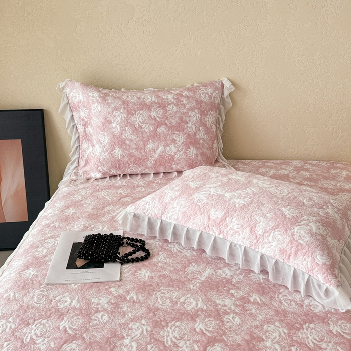 91家纺网 家纺一手货源 找家纺 懒猫家纺 2026新款凉感提花床裙款凉席洛可可系列 洛可可-粉