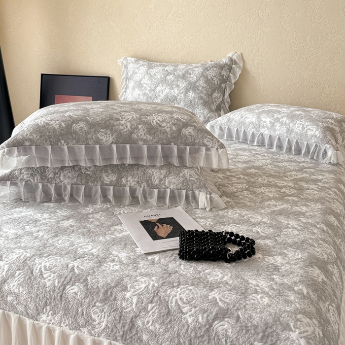 91家纺网 家纺一手货源 找家纺 懒猫家纺 2026新款凉感提花床裙款凉席洛可可系列 洛可可-灰