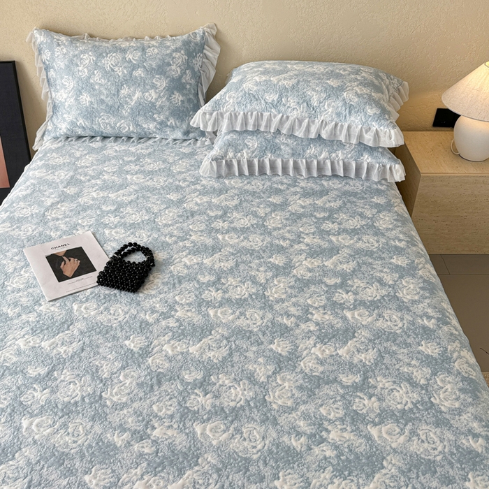 91家纺网 家纺一手货源 找家纺 懒猫家纺 2026新款凉感提花床裙款凉席洛可可系列 洛可可-蓝