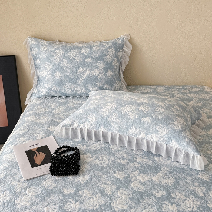 91家纺网 家纺一手货源 找家纺 懒猫家纺 2026新款凉感提花床裙款凉席洛可可系列 洛可可-蓝