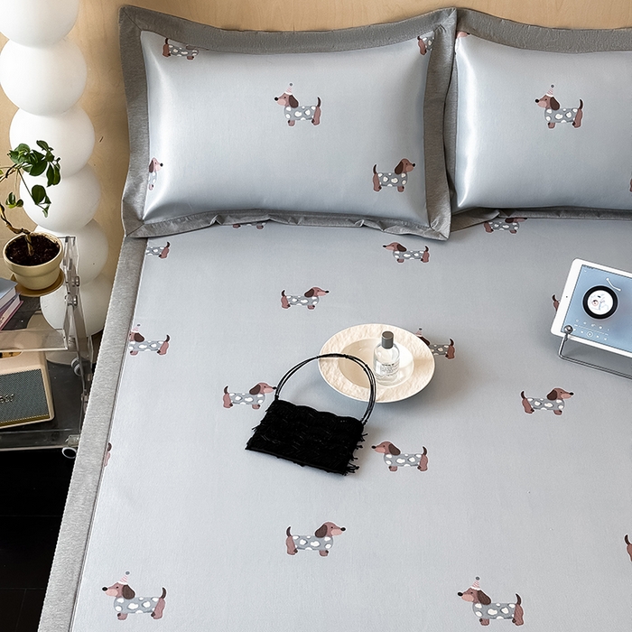 91家纺网 家纺一手货源 找家纺 懒猫家纺 2026新款高精密冰丝抗菌防螨床席床笠凉席 蓝色小狗床席