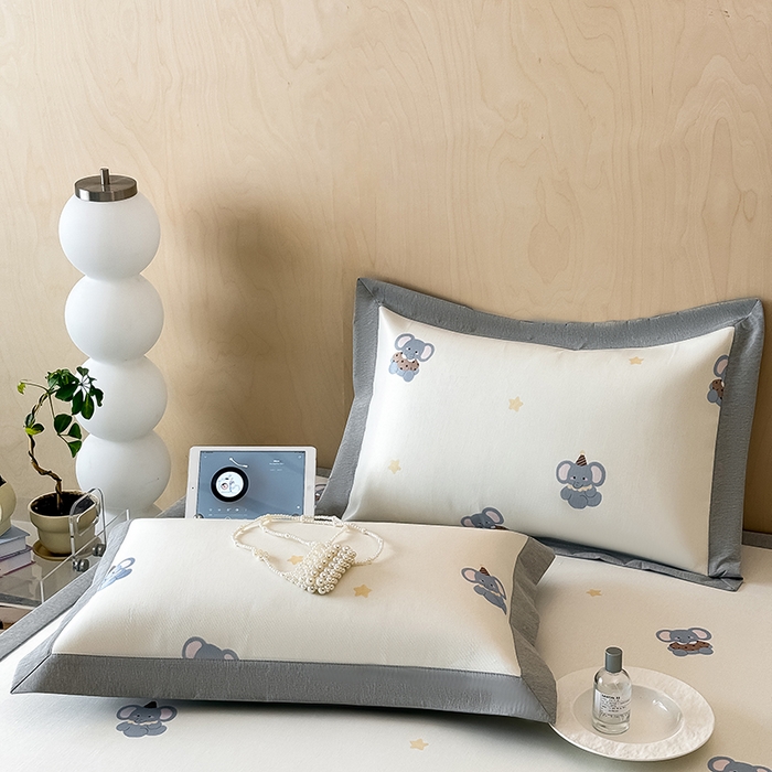 91家纺网 家纺一手货源 找家纺 懒猫家纺 2026新款高精密冰丝抗菌防螨床席床笠凉席 蓝色小象床席