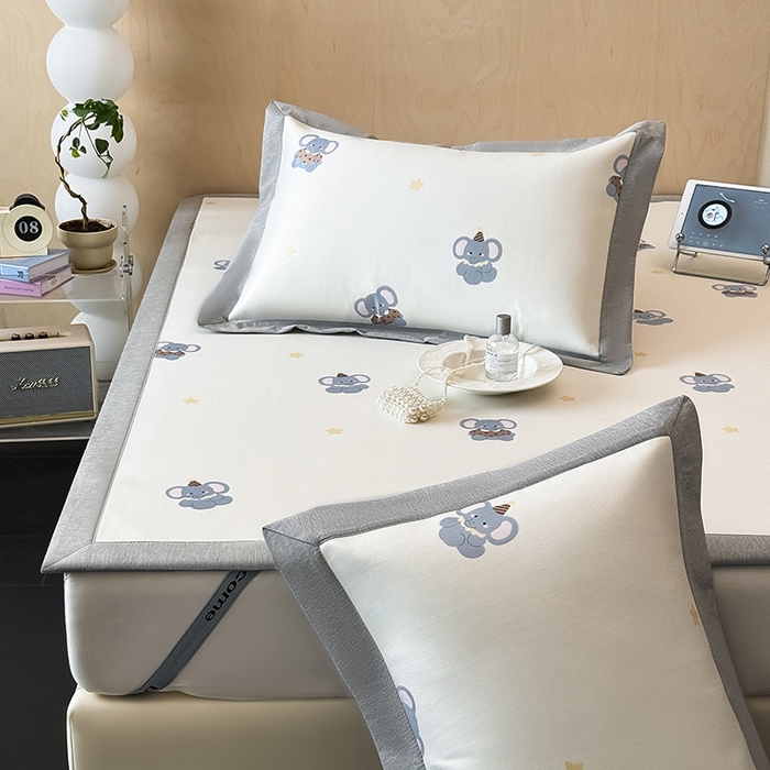 91家纺网 家纺一手货源 找家纺 懒猫家纺 2026新款高精密冰丝抗菌防螨床席床笠凉席 蓝色小象床席