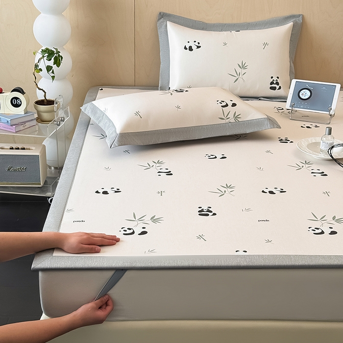 91家纺网 家纺一手货源 找家纺 懒猫家纺 2026新款高精密冰丝抗菌防螨床席床笠凉席 熊猫乐园-白床席