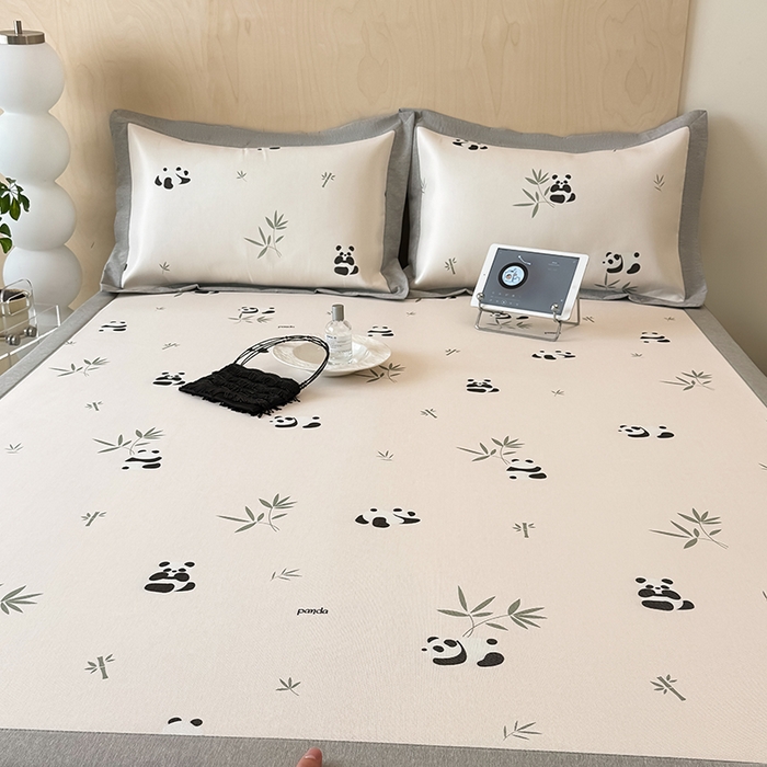 91家纺网 家纺一手货源 找家纺 懒猫家纺 2026新款高精密冰丝抗菌防螨床席床笠凉席 熊猫乐园-白床席