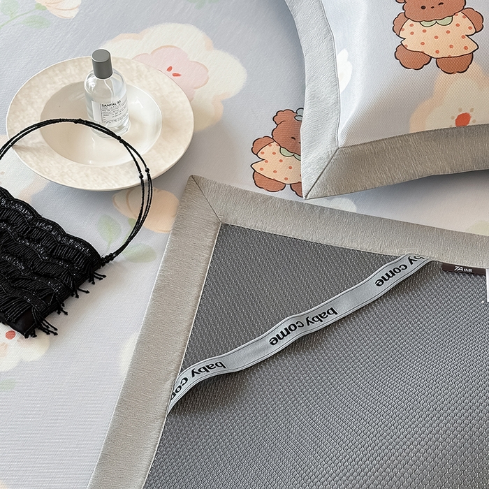 91家纺网 家纺一手货源 找家纺 懒猫家纺 2026新款高精密冰丝抗菌防螨床席床笠凉席 花间小熊床笠