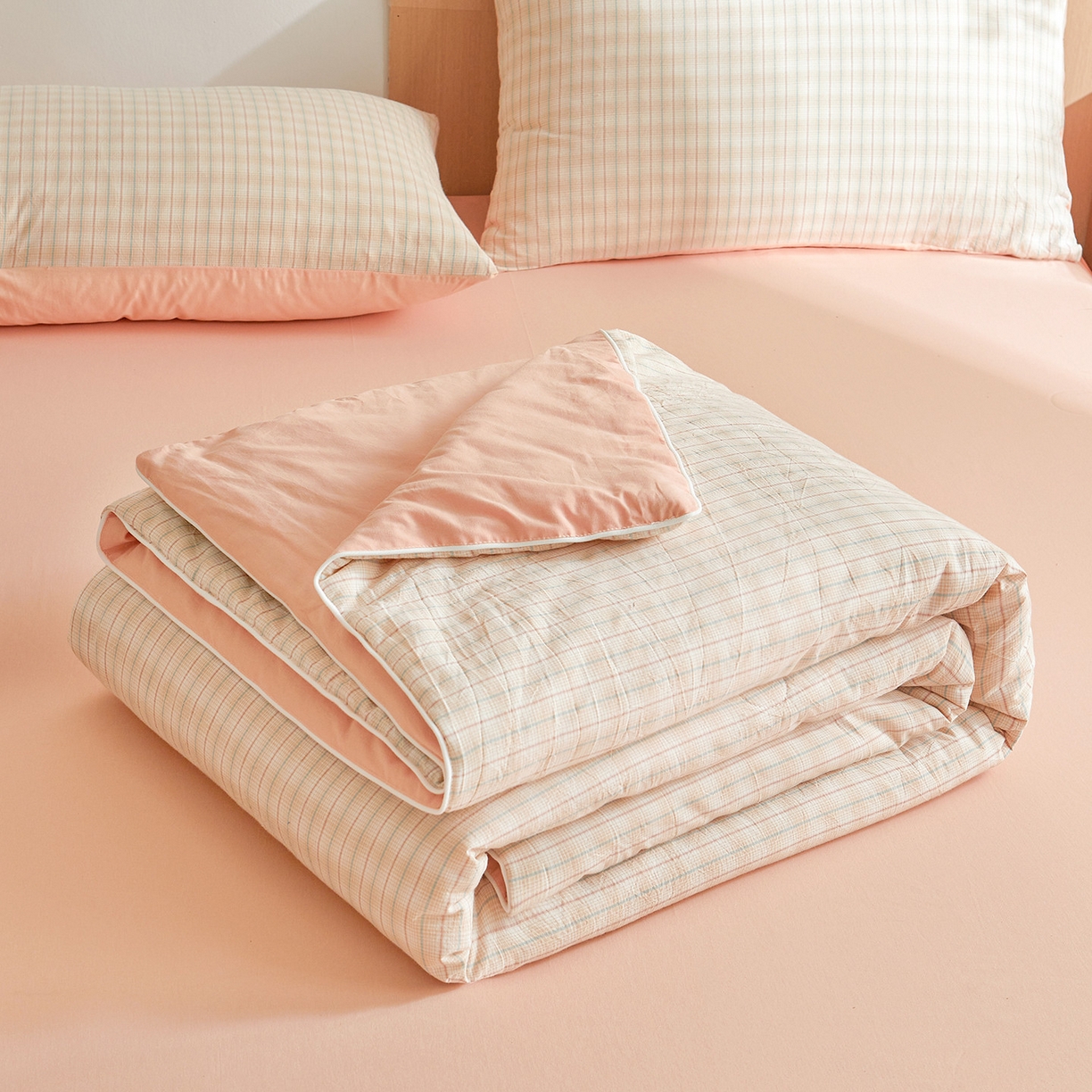 91家纺网 家纺一手货源 找家纺 金喜 2026新款A类全棉色织水洗棉夏被夏凉被 柠檬粉