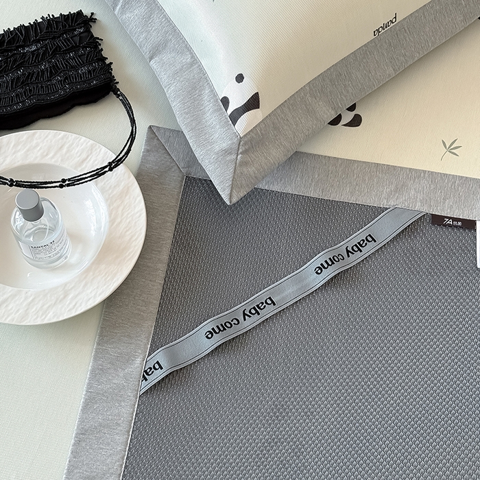 91家纺网 家纺一手货源 找家纺 懒猫家纺 2026新款高精密冰丝抗菌防螨床席床笠凉席 熊猫乐园-绿床笠