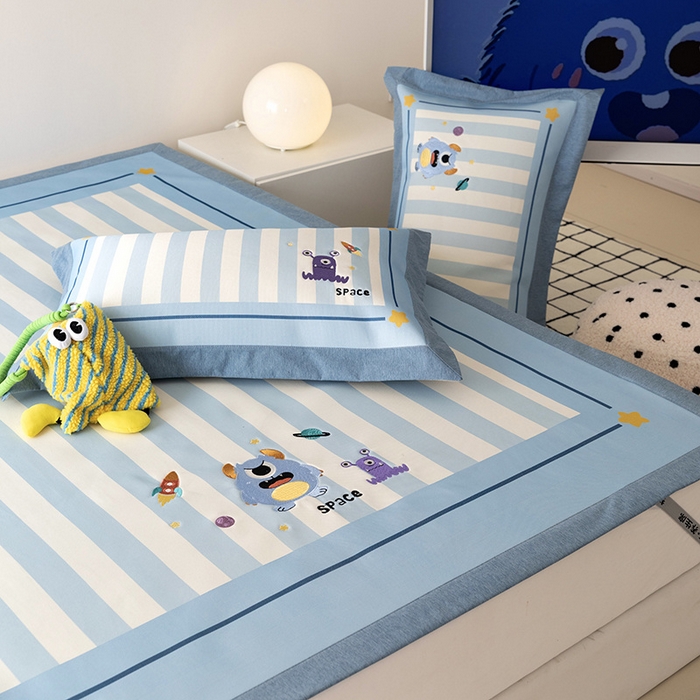 91家纺网 家纺一手货源 找家纺 懒猫家纺 2026新款1200D冰丝印花刺绣凉席床笠款床席款 怪兽星球-床席款