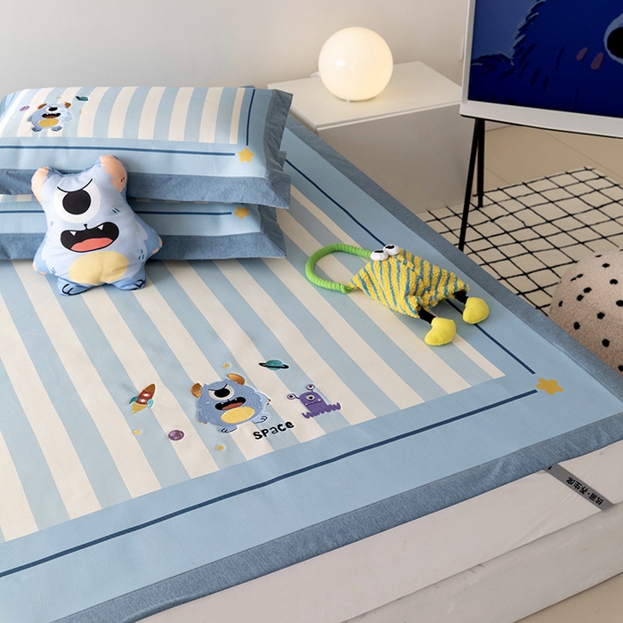 91家纺网 家纺一手货源 找家纺 懒猫家纺 2026新款1200D冰丝印花刺绣凉席床笠款床席款 怪兽星球-床席款