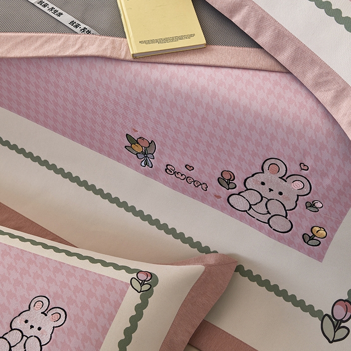 91家纺网 家纺一手货源 找家纺 懒猫家纺 2026新款1200D冰丝印花刺绣凉席床笠款床席款 花园小兔-床席款