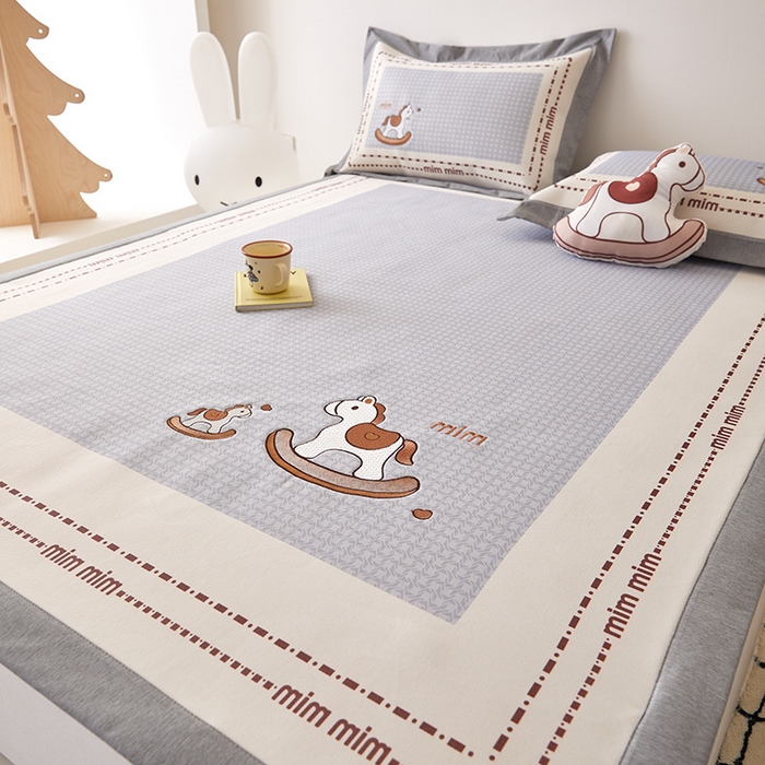 91家纺网 家纺一手货源 找家纺 懒猫家纺 2026新款1200D冰丝印花刺绣凉席床笠款床席款 摇摆木马-床席款