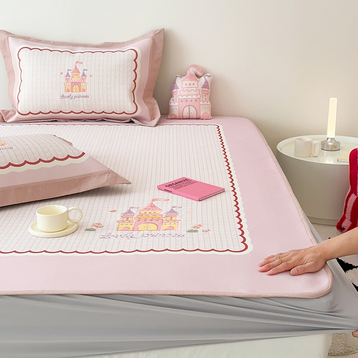 91家纺网 家纺一手货源 找家纺 懒猫家纺 2026新款1200D冰丝印花刺绣凉席床笠款床席款 城堡-床笠款