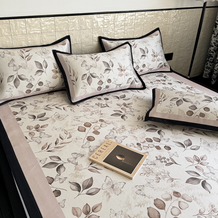 91家纺网 家纺一手货源 找家纺 懒猫家纺 2026新款800D数码印花大版冰藤凉席 卡纳莉