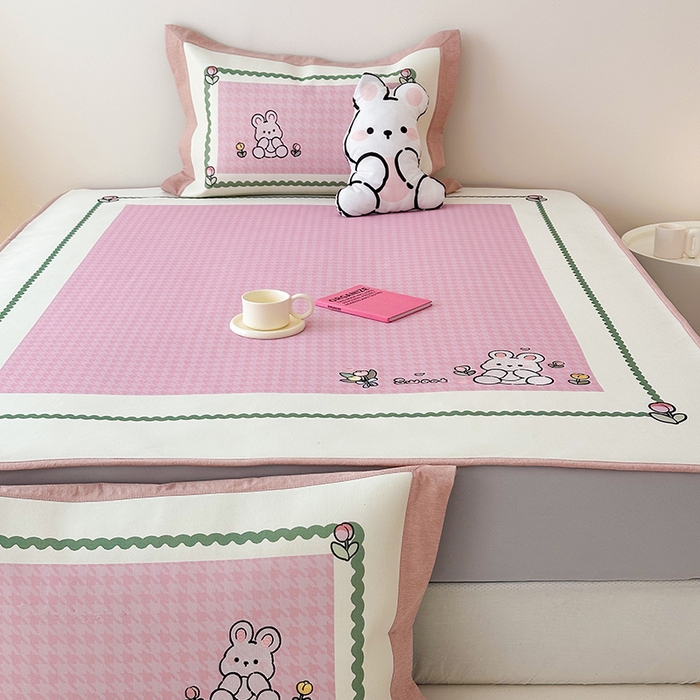 91家纺网 家纺一手货源 找家纺 懒猫家纺 2026新款1200D冰丝印花刺绣凉席床笠款床席款 花园小兔-床笠款