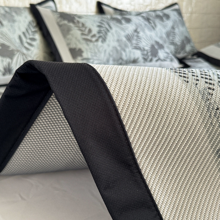 91家纺网 家纺一手货源 找家纺 懒猫家纺 2026新款800D数码印花大版冰藤凉席 梅琳娜