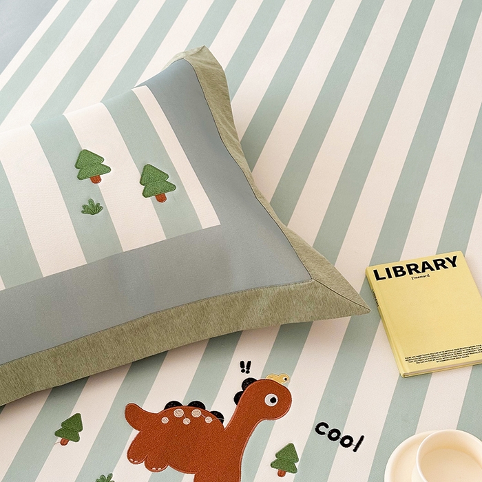 91家纺网 家纺一手货源 找家纺 懒猫家纺 2026新款1200D冰丝印花刺绣凉席床笠款床席款 酷酷恐龙-床笠款