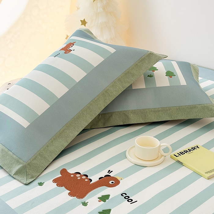 91家纺网 家纺一手货源 找家纺 懒猫家纺 2026新款1200D冰丝印花刺绣凉席床笠款床席款 酷酷恐龙-床笠款