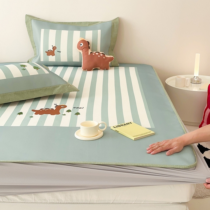 91家纺网 家纺一手货源 找家纺 懒猫家纺 2026新款1200D冰丝印花刺绣凉席床笠款床席款 酷酷恐龙-床笠款