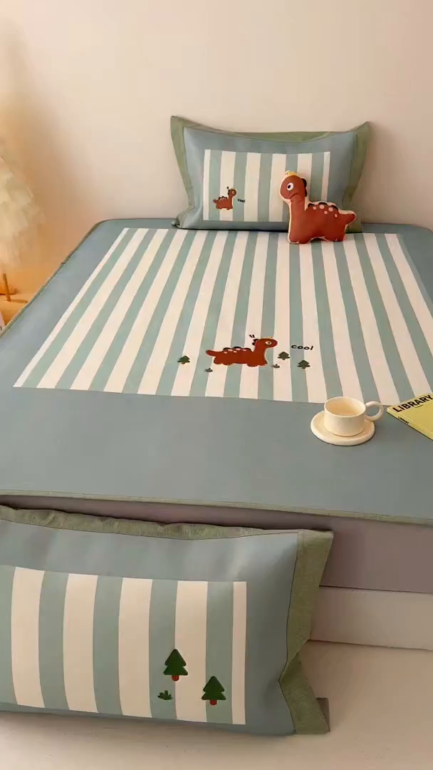 91家纺网 家纺一手货源 找家纺 懒猫家纺 2026新款1200D冰丝印花刺绣凉席床笠款床席款 酷酷恐龙-床笠款