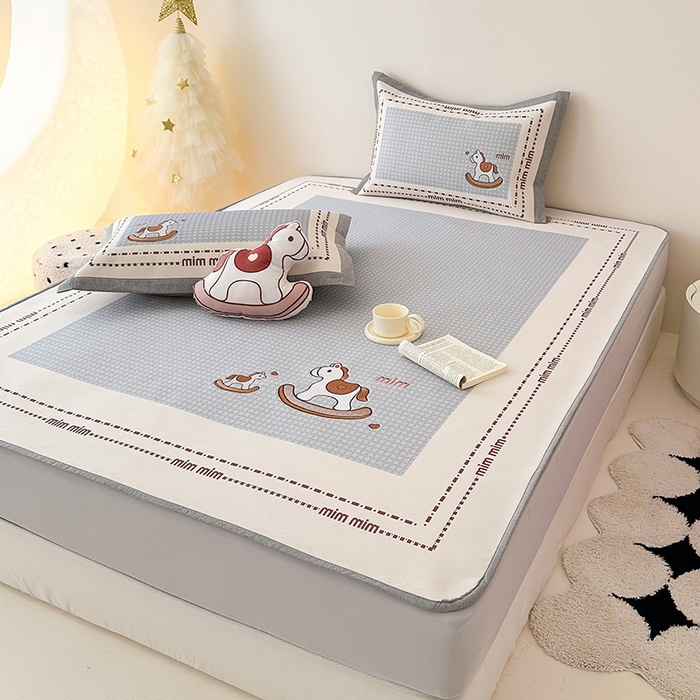 91家纺网 家纺一手货源 找家纺 懒猫家纺 2026新款1200D冰丝印花刺绣凉席床笠款床席款 摇摆木马-床笠款