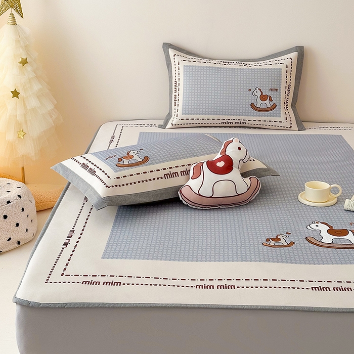 91家纺网 家纺一手货源 找家纺 懒猫家纺 2026新款1200D冰丝印花刺绣凉席床笠款床席款 摇摆木马-床笠款