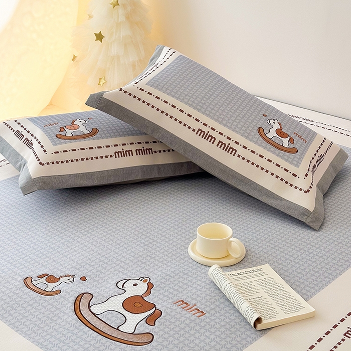 91家纺网 家纺一手货源 找家纺 懒猫家纺 2026新款1200D冰丝印花刺绣凉席床笠款床席款 摇摆木马-床笠款