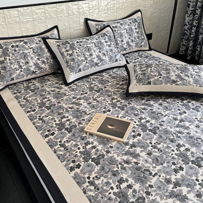 91家纺网 家纺一手货源 找家纺 懒猫家纺 2026新款800D数码印花大版冰藤凉席 奈洛拉