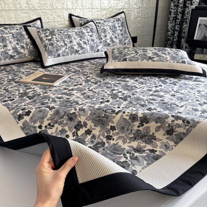 91家纺网 家纺一手货源 找家纺 懒猫家纺 2026新款800D数码印花大版冰藤凉席 奈洛拉