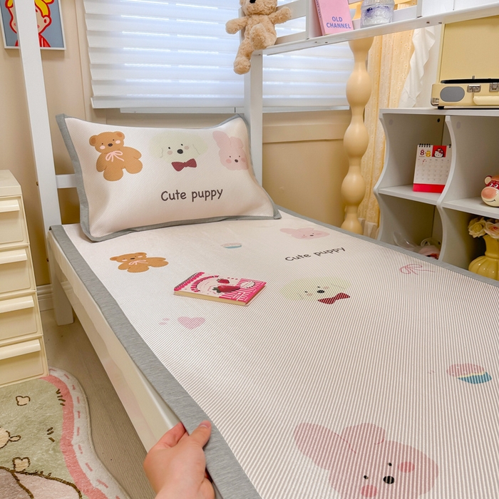 91家纺网 家纺一手货源 找家纺 懒猫家纺 2026新款600D数码印花大版学生宿舍冰藤凉席 萌宠生活