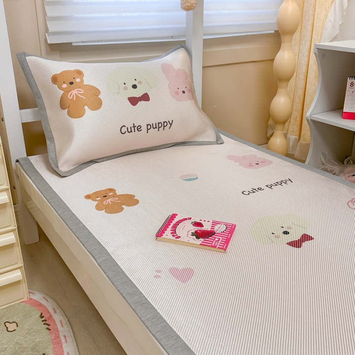 91家纺网 家纺一手货源 找家纺 懒猫家纺 2026新款600D数码印花大版学生宿舍冰藤凉席 萌宠生活