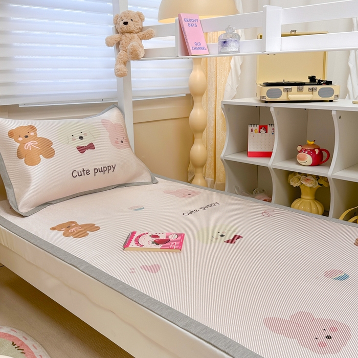 91家纺网 家纺一手货源 找家纺 懒猫家纺 2026新款600D数码印花大版学生宿舍冰藤凉席 萌宠生活