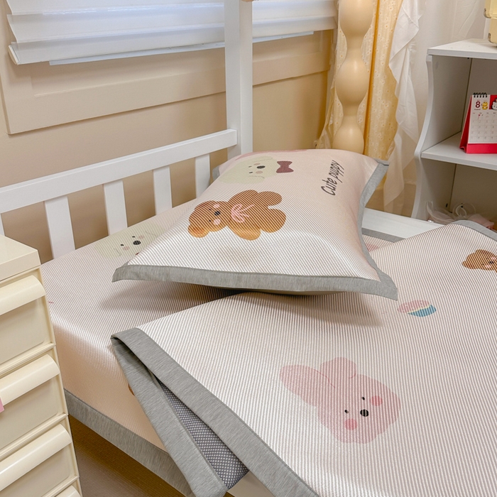 91家纺网 家纺一手货源 找家纺 懒猫家纺 2026新款600D数码印花大版学生宿舍冰藤凉席 萌宠生活