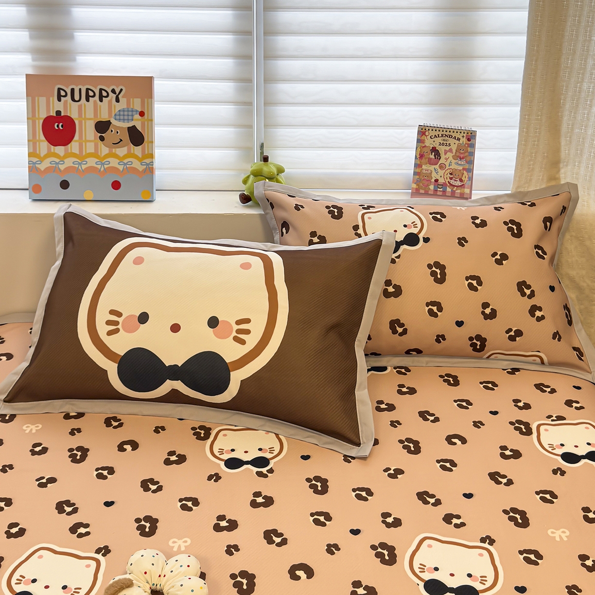 91家纺网 家纺一手货源 找家纺 懒猫家纺 2026新款卡通冰丝印花枕套 咖豹小猫