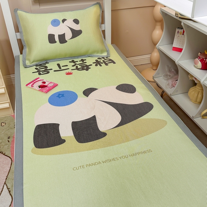 91家纺网 家纺一手货源 找家纺 懒猫家纺 2026新款600D数码印花大版学生宿舍冰藤凉席 喜上莓梢