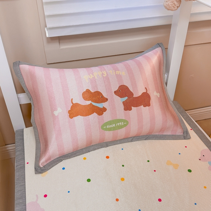 91家纺网 家纺一手货源 找家纺 懒猫家纺 2026新款600D数码印花大版学生宿舍冰藤凉席 小狗时光