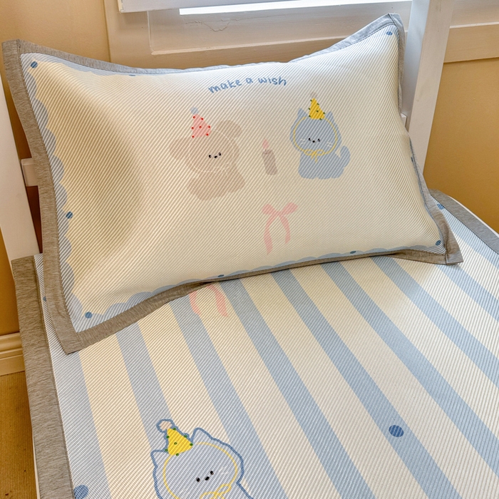 91家纺网 家纺一手货源 找家纺 懒猫家纺 2026新款600D数码印花大版学生宿舍冰藤凉席 许愿精灵