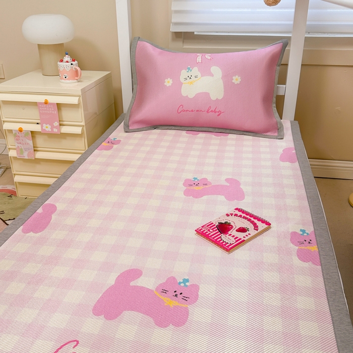 91家纺网 家纺一手货源 找家纺 懒猫家纺 2026新款600D数码印花大版学生宿舍冰藤凉席 早安猫咪