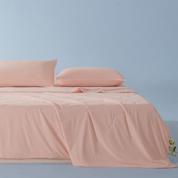 91家纺网 家纺一手货源 找家纺 鑫琪莱家纺 2026新款锦氨凉感Yoga系列夏被 梦境粉